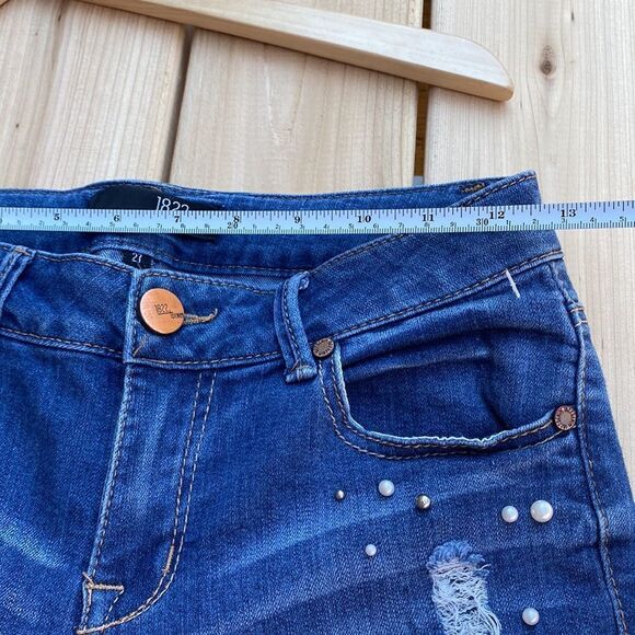 1822 Denim Distressed Jeans/Pants - Picture 10 of 13